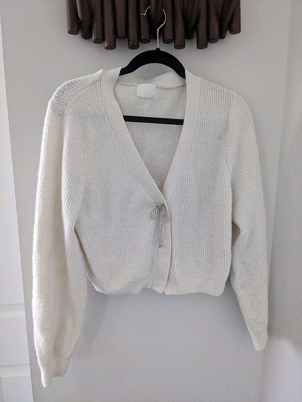 H&M Women's White V-neck Knit Cardigan Sweater - Size US M